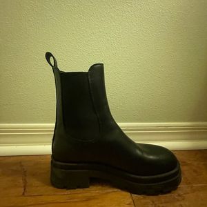 Anine Bing Ladies boots size 8 in very good condition